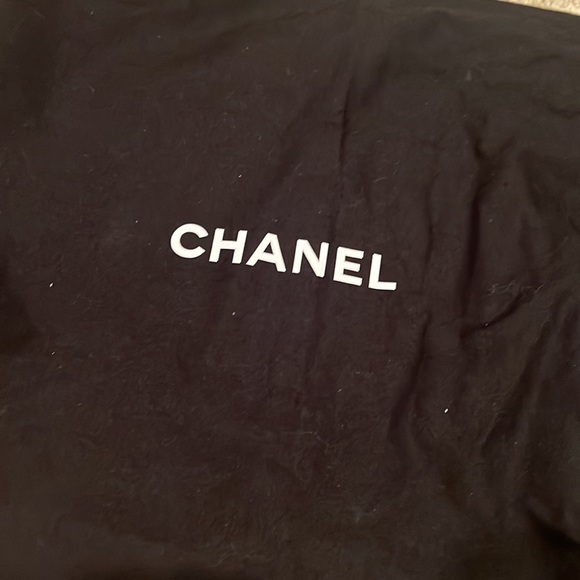 Chanel Vanity Case Bag Medium Size in rich red color - Picture 12 of 13